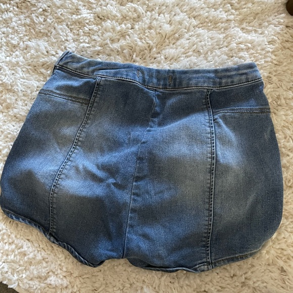Free People denim shorts size 27 - Picture 2 of 3